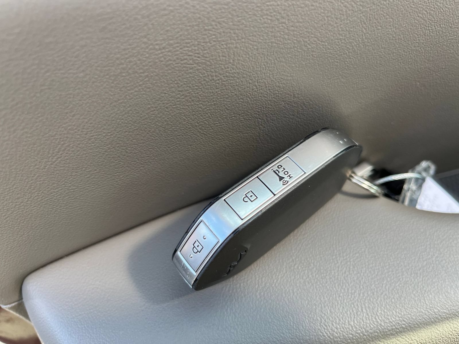 Used 2026 Kia Carnival FWD image 22
