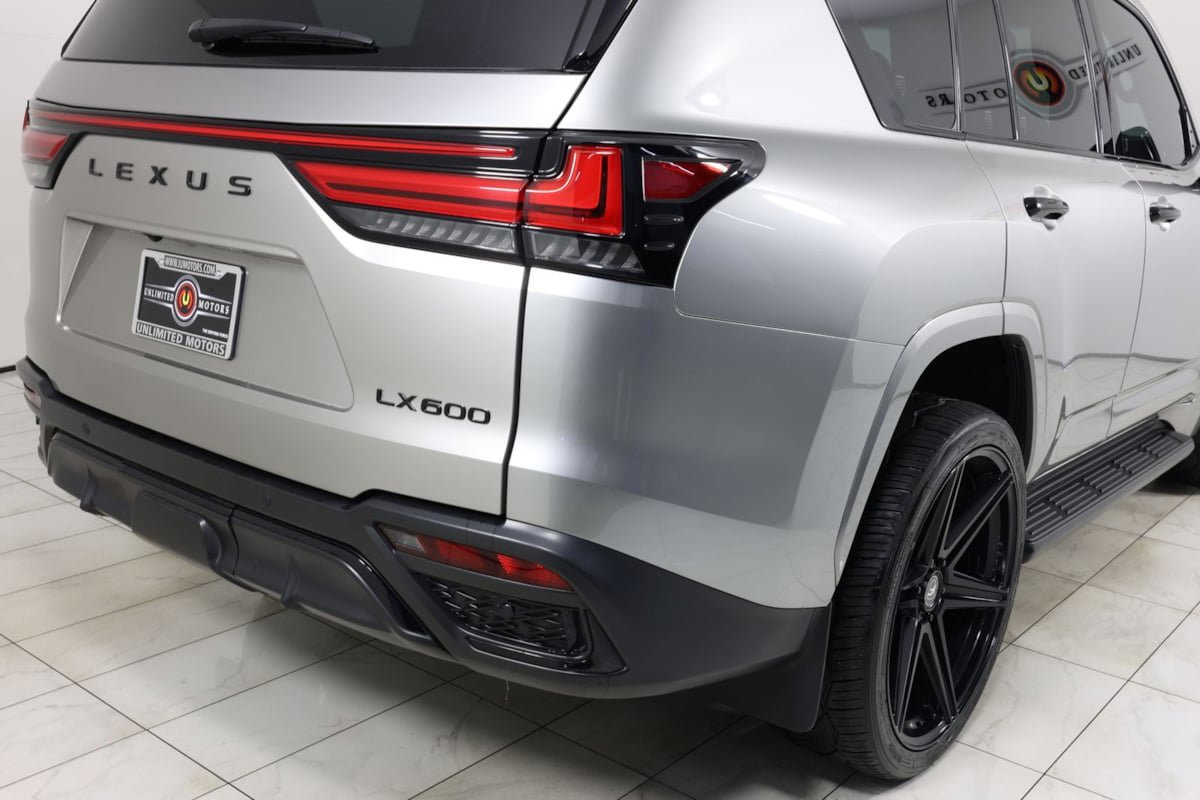 Used 2023 Lexus LX 600 F Sport w/ Accessory Package (Z1) AWD/4WD image 46