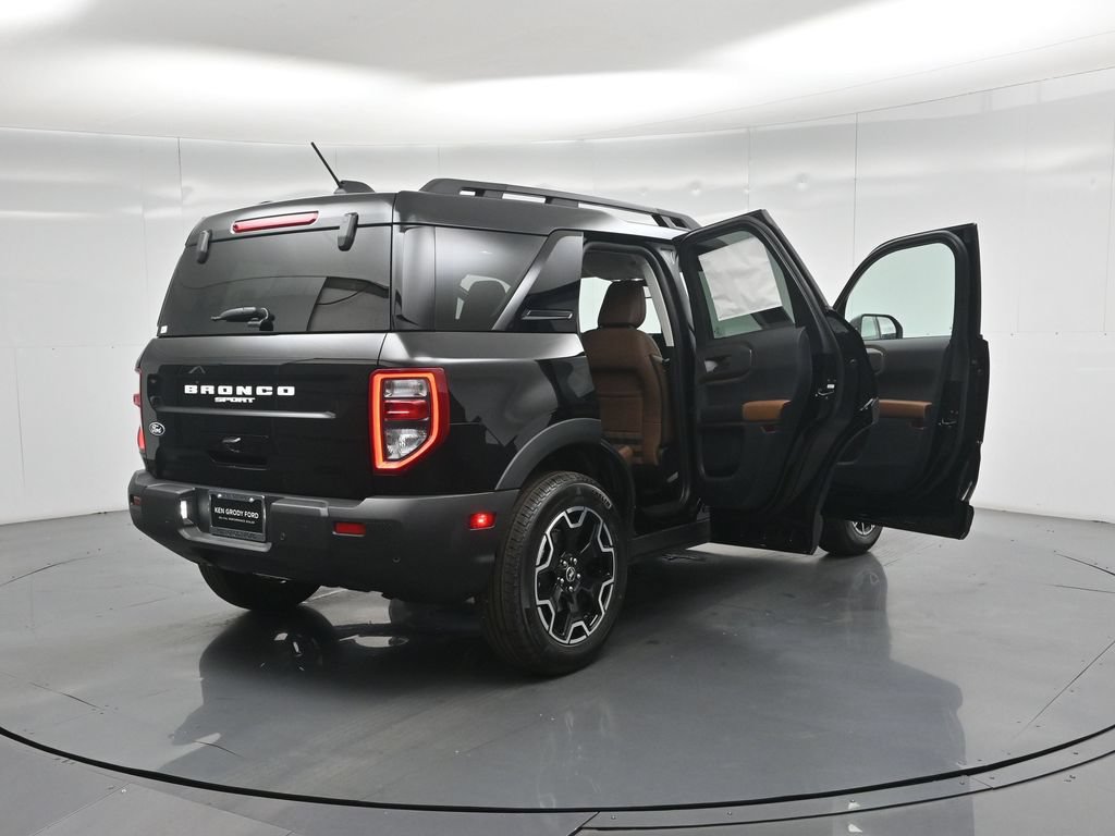 New 2026 Ford Bronco Sport Outer Banks w/ Outer Banks Tech Package+ AWD/4WD image 4