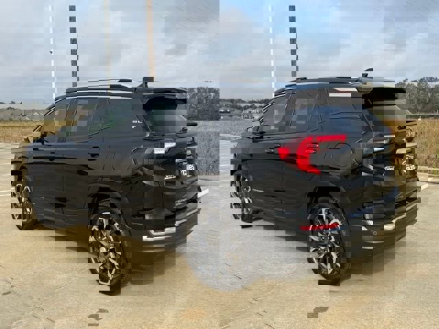 Used 2022 GMC Terrain SLT image 3