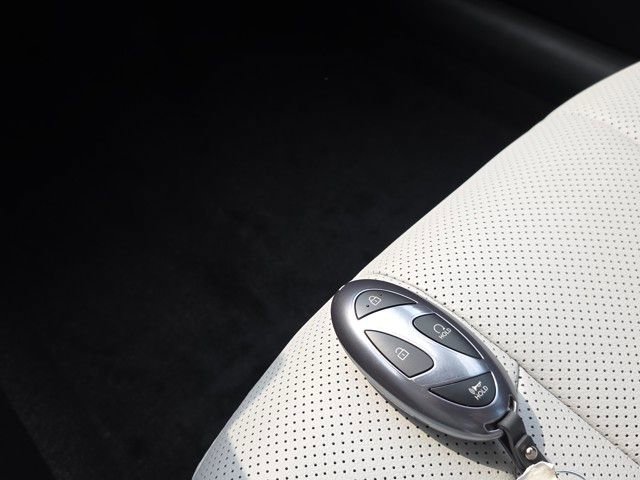 Certified 2025 Hyundai Elantra Limited image 28