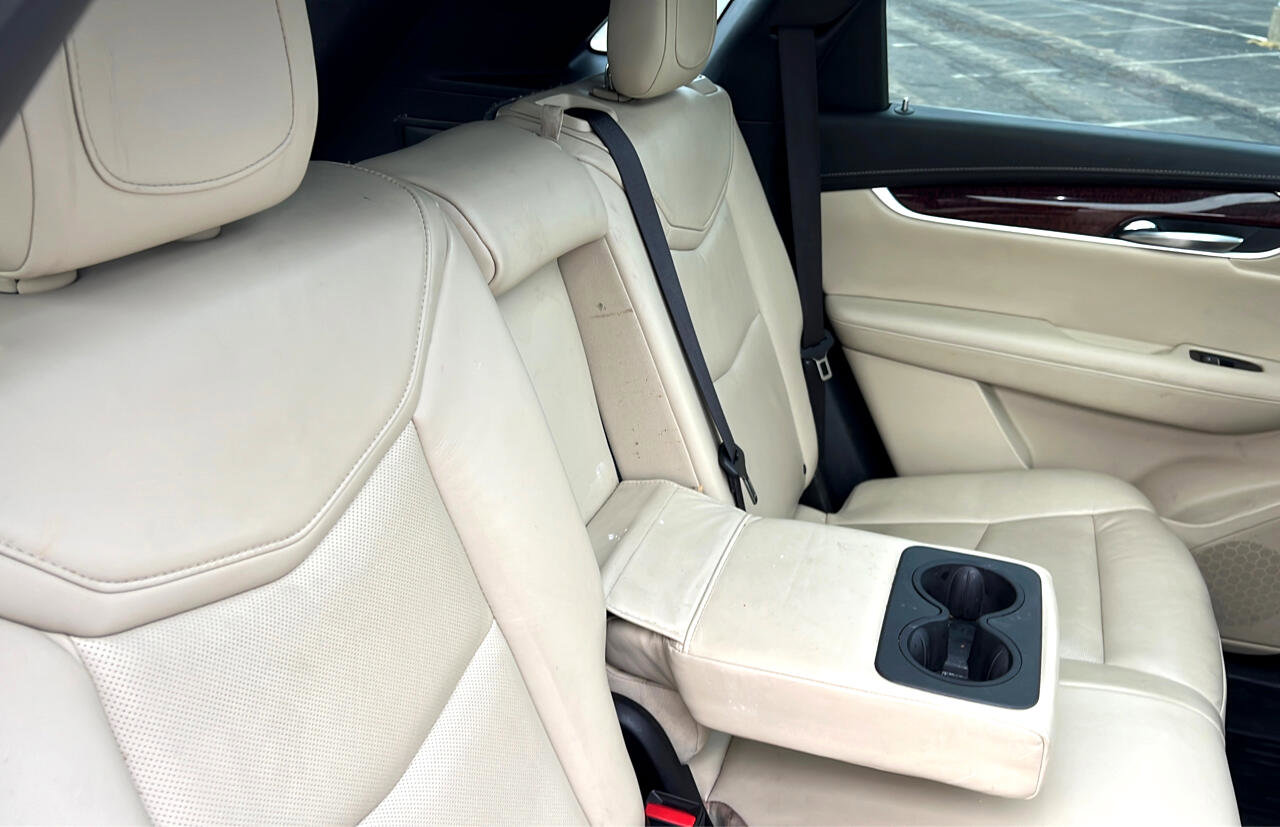 Used 2017 Cadillac XT5 Luxury w/ Driver Awareness Package image 13