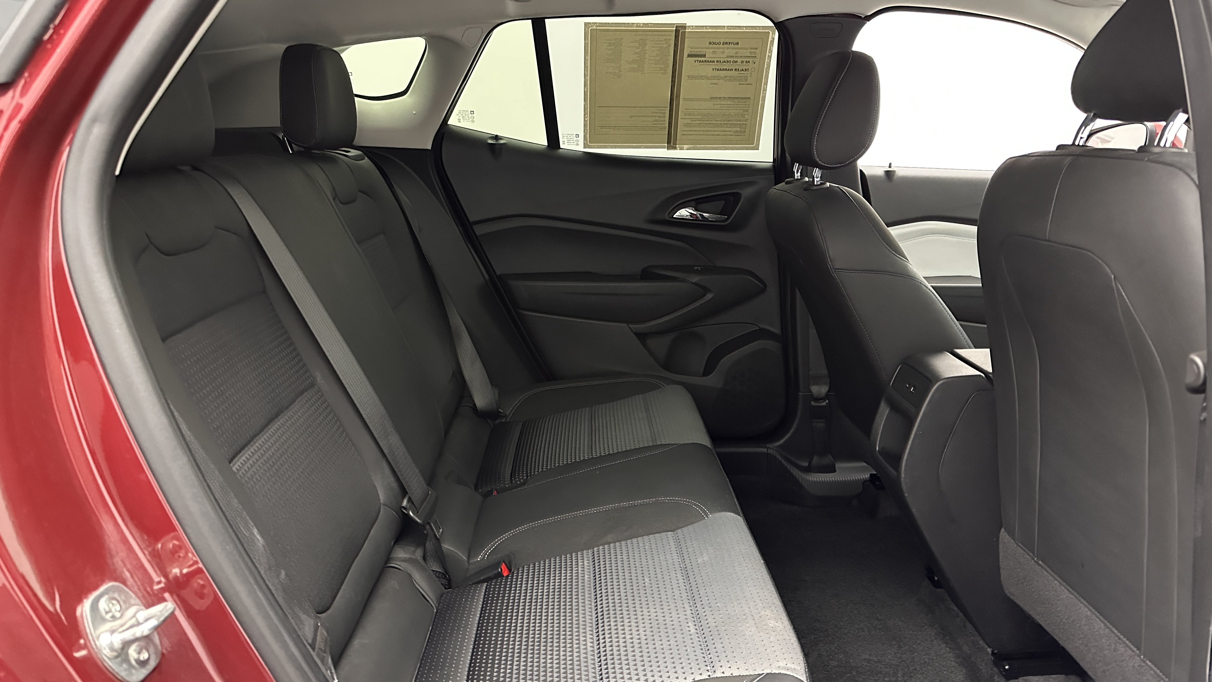 Used 2025 Chevrolet Trax LT FWD image 30