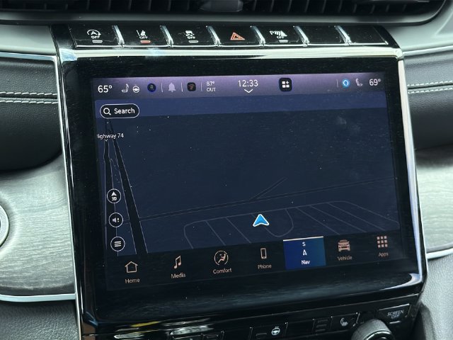 Used 2022 Jeep Grand Cherokee Limited AWD/4WD image 26