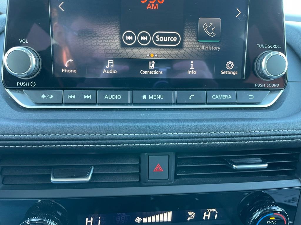 Used 2023 Nissan Rogue SV image 11