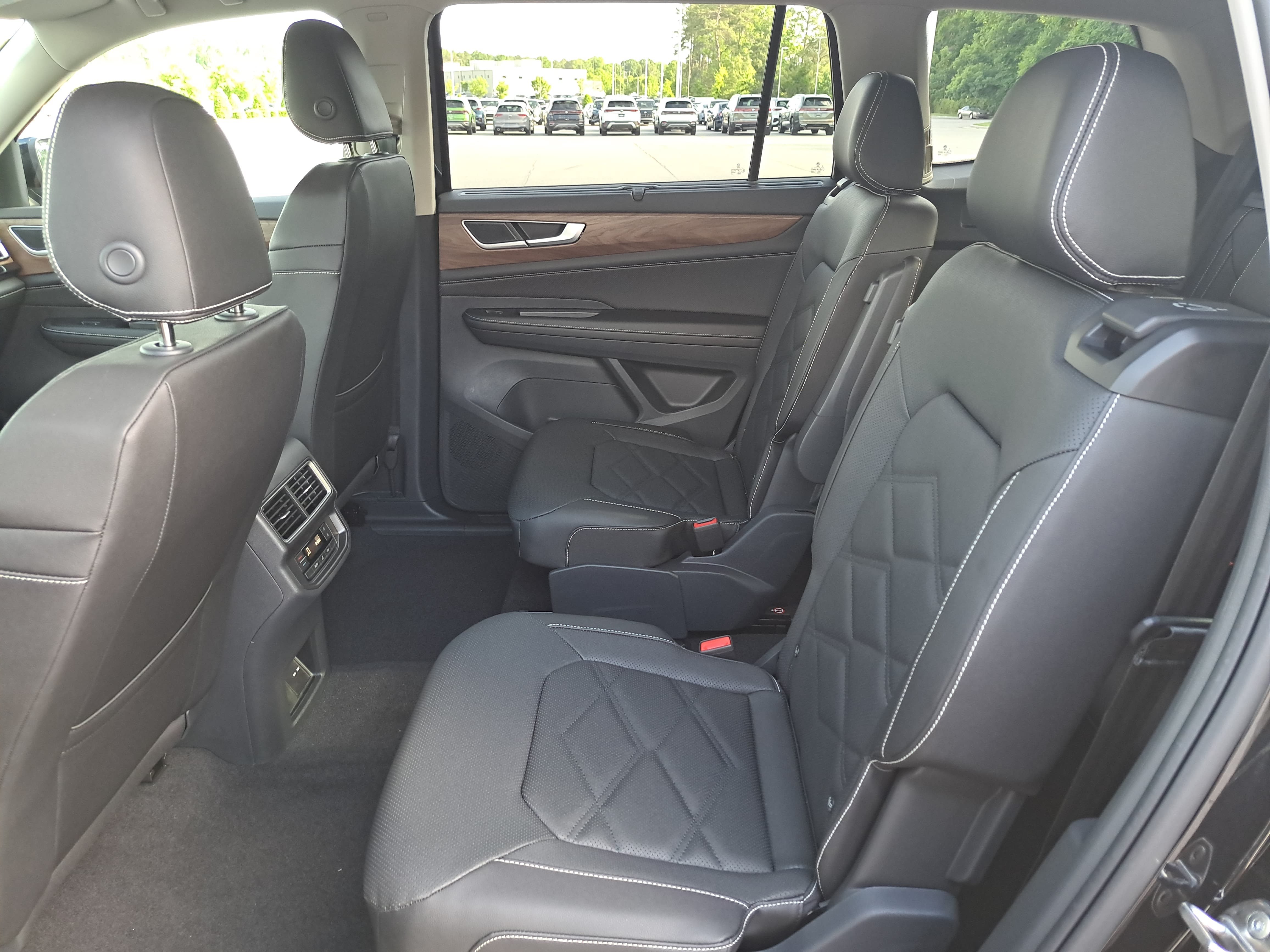 New 2026 Volkswagen Atlas SE FWD image 15