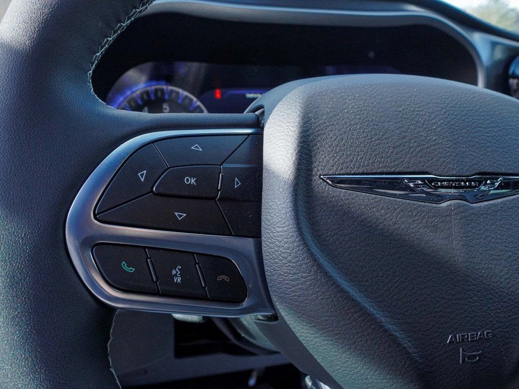 New 2026 Chrysler Pacifica Select FWD image 26
