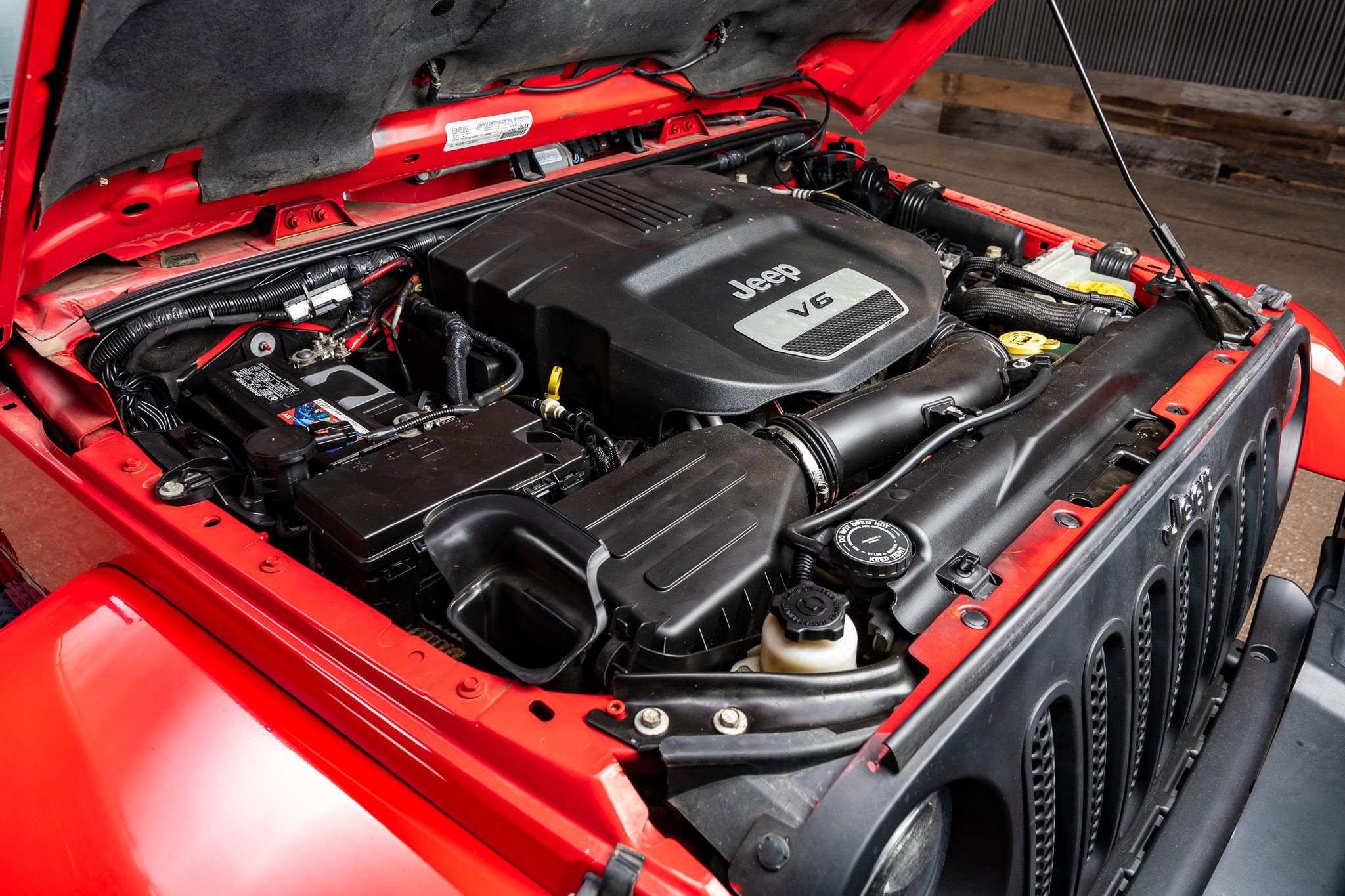 Used 2015 Jeep Wrangler Unlimited Sahara w/ Katzkin Premium Leather Group image 37