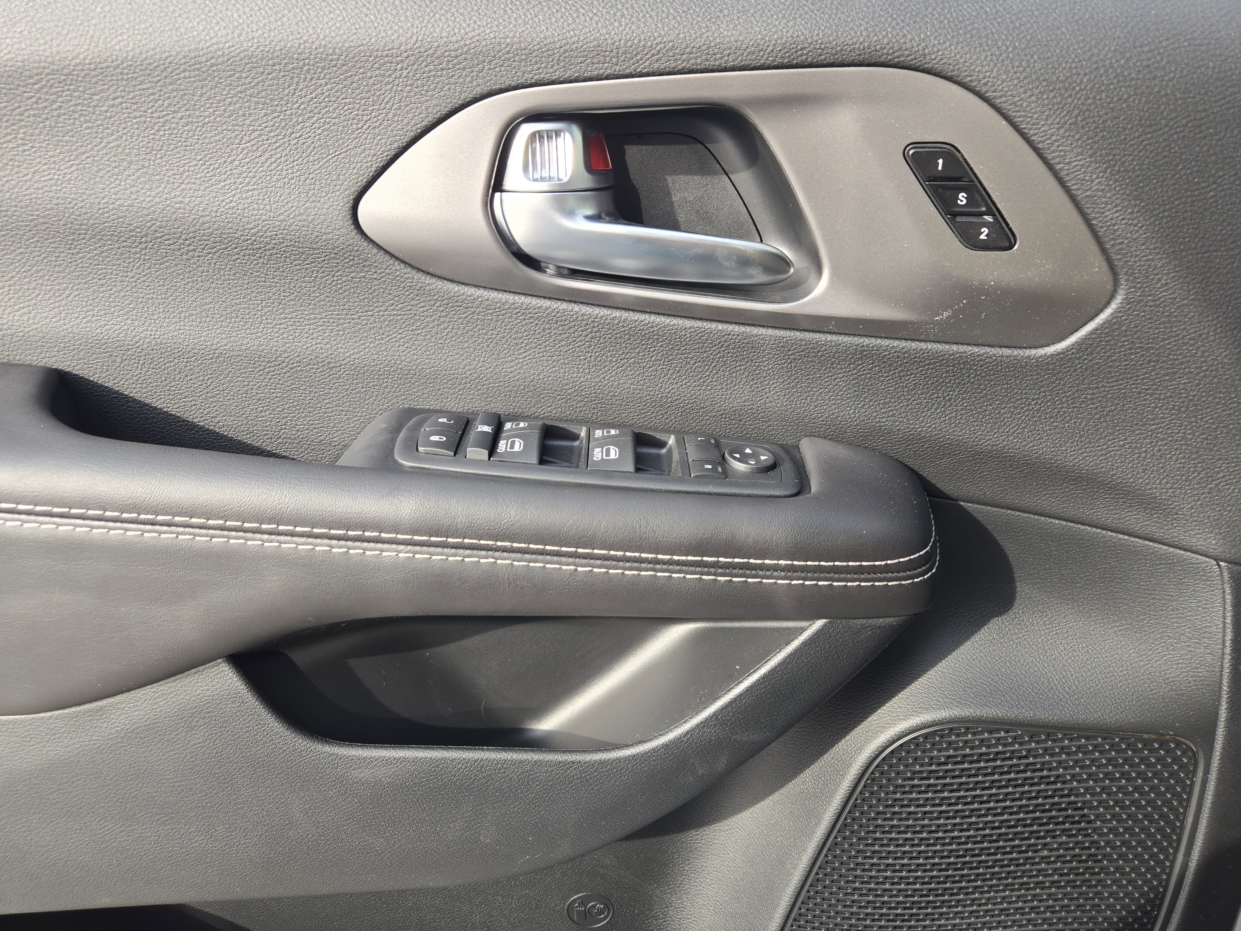 New 2026 Chrysler Pacifica Select image 17