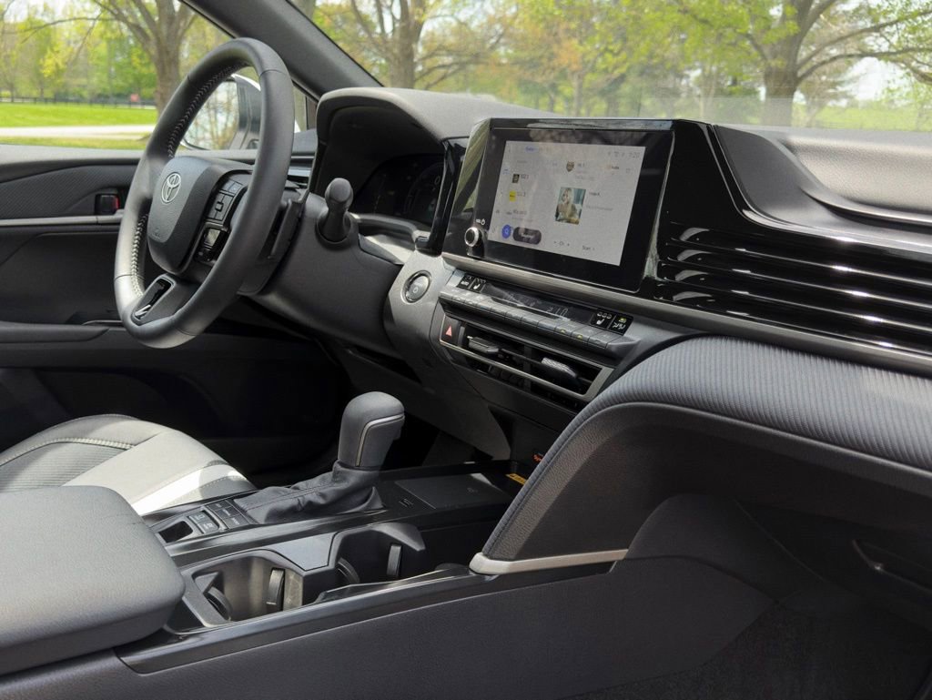 Used 2025 Toyota Camry SE w/ Convenience Package AWD/4WD image 28