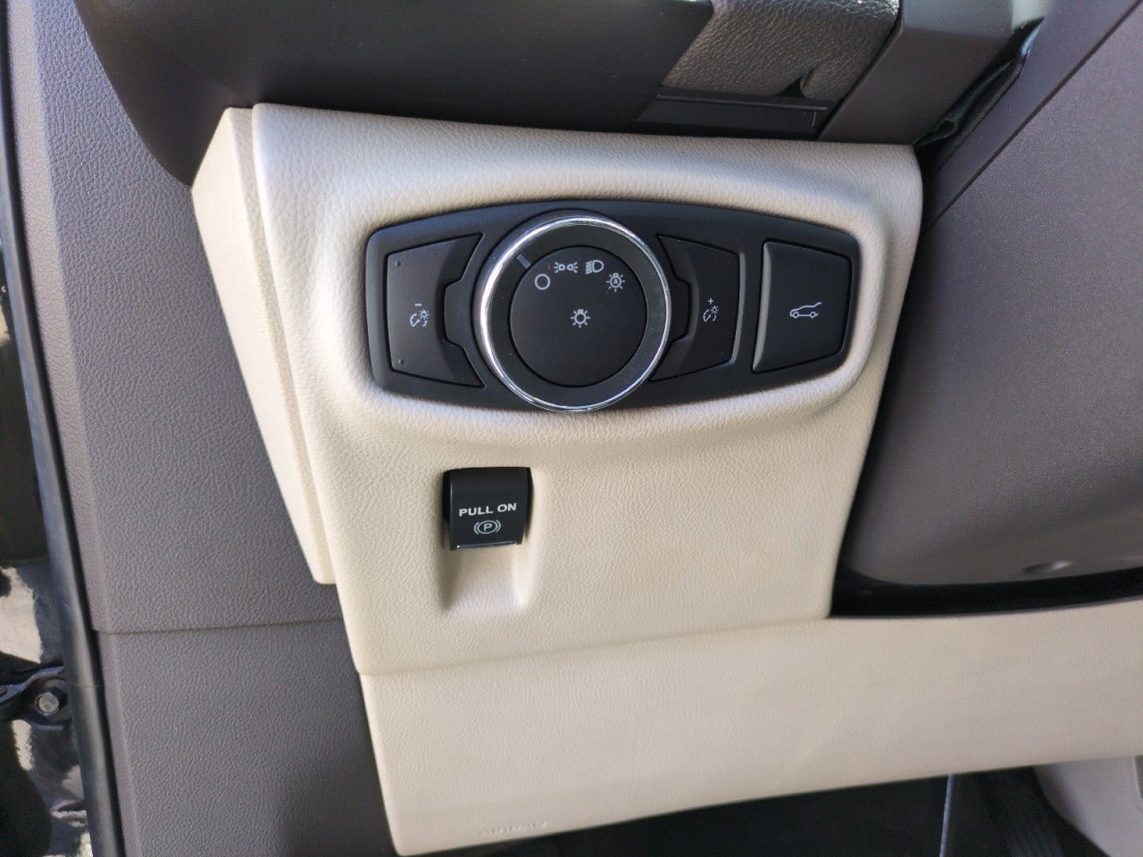 Used 2017 Lincoln MKX Select w/ Select Plus Package FWD image 17