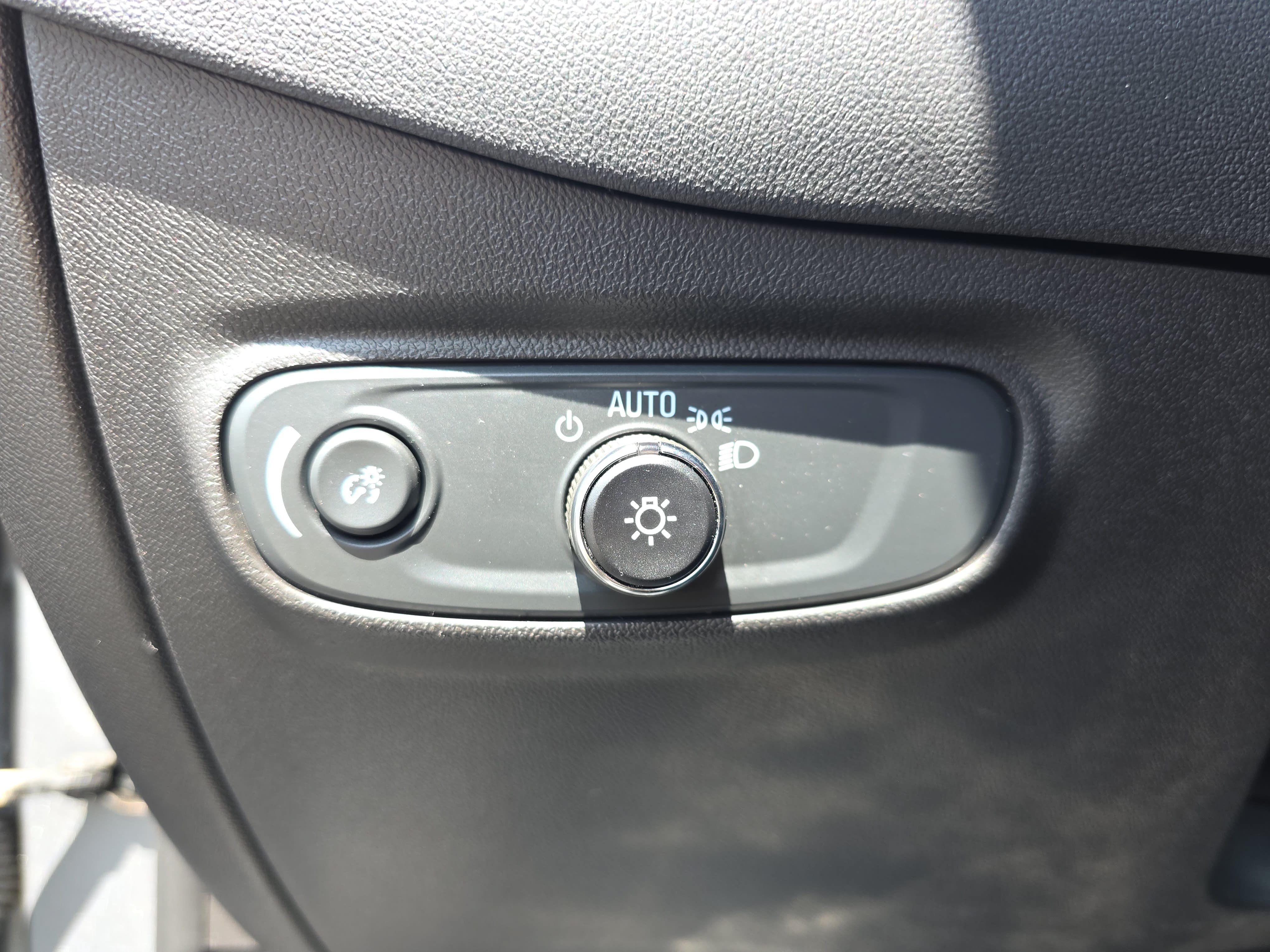 Used 2024 Chevrolet Equinox LT AWD/4WD image 24