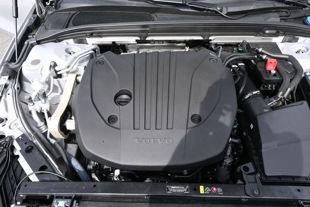 Used 2025 Volvo S60 B5 Plus AWD/4WD image 38