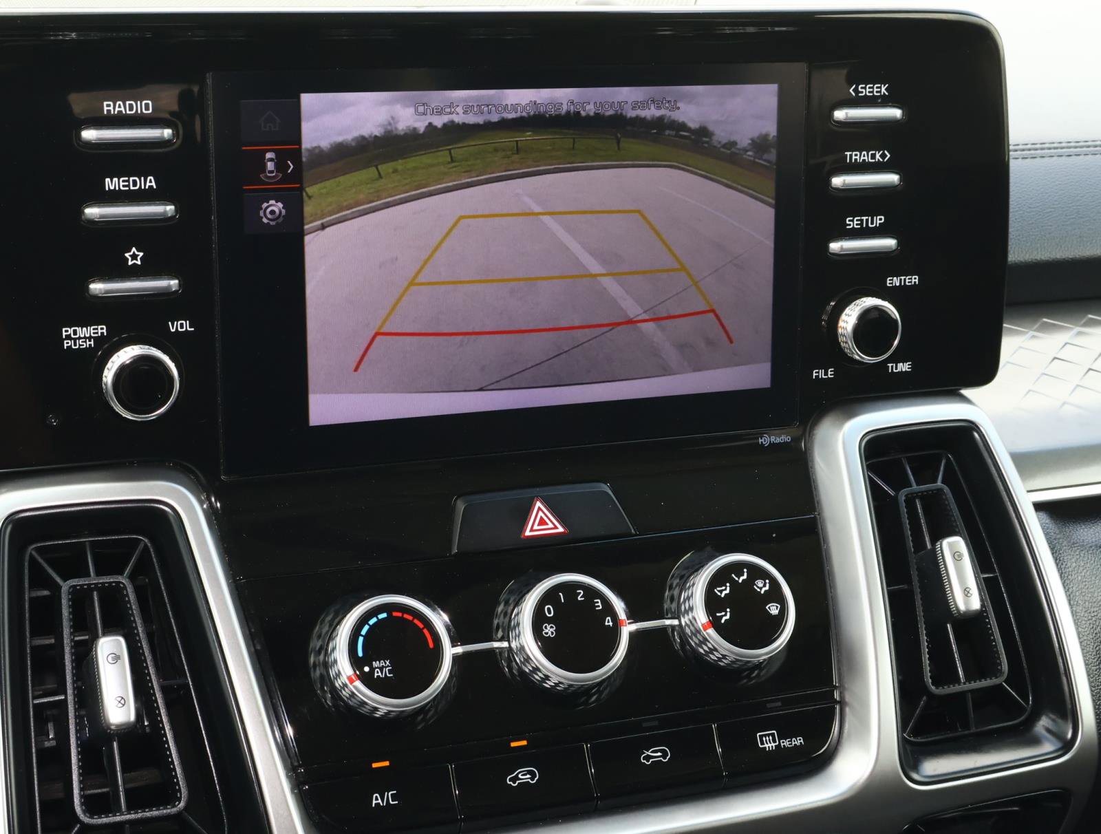 Used 2022 Kia Sorento LX image 27