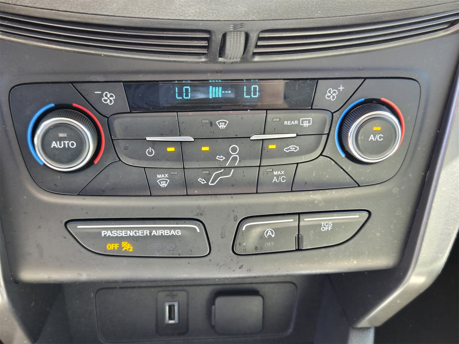 Used 2017 Ford Escape SE w/ Equipment Group 201A image 18