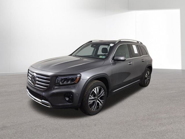 Used 2025 Mercedes-Benz GLB 250 4MATIC image 2