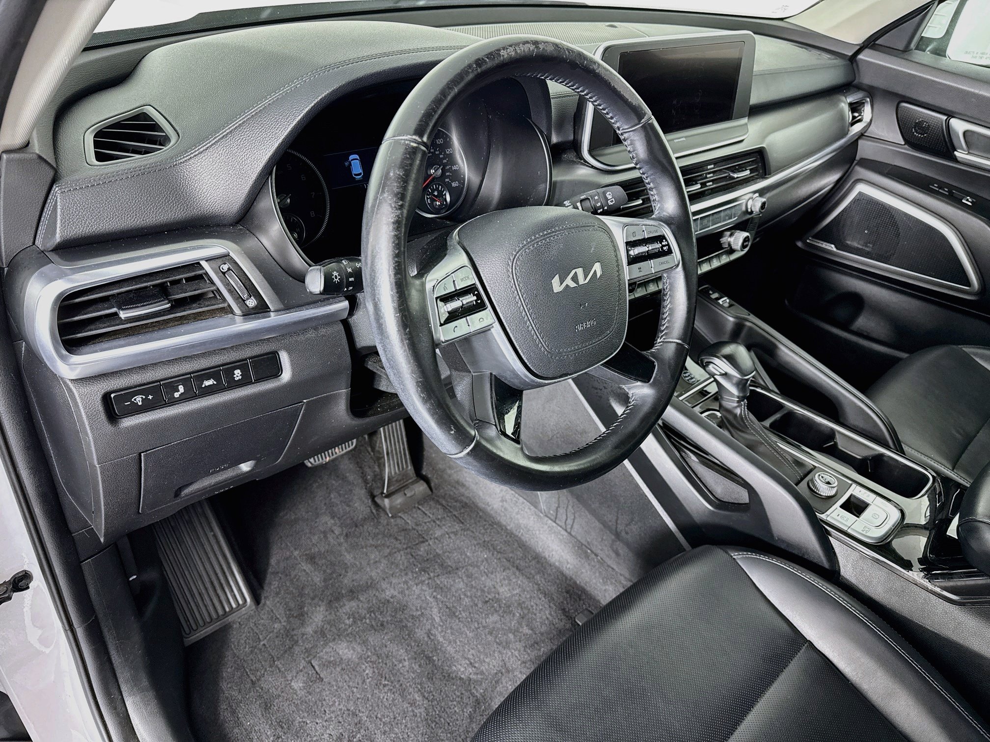 Used 2022 Kia Telluride S FWD image 9