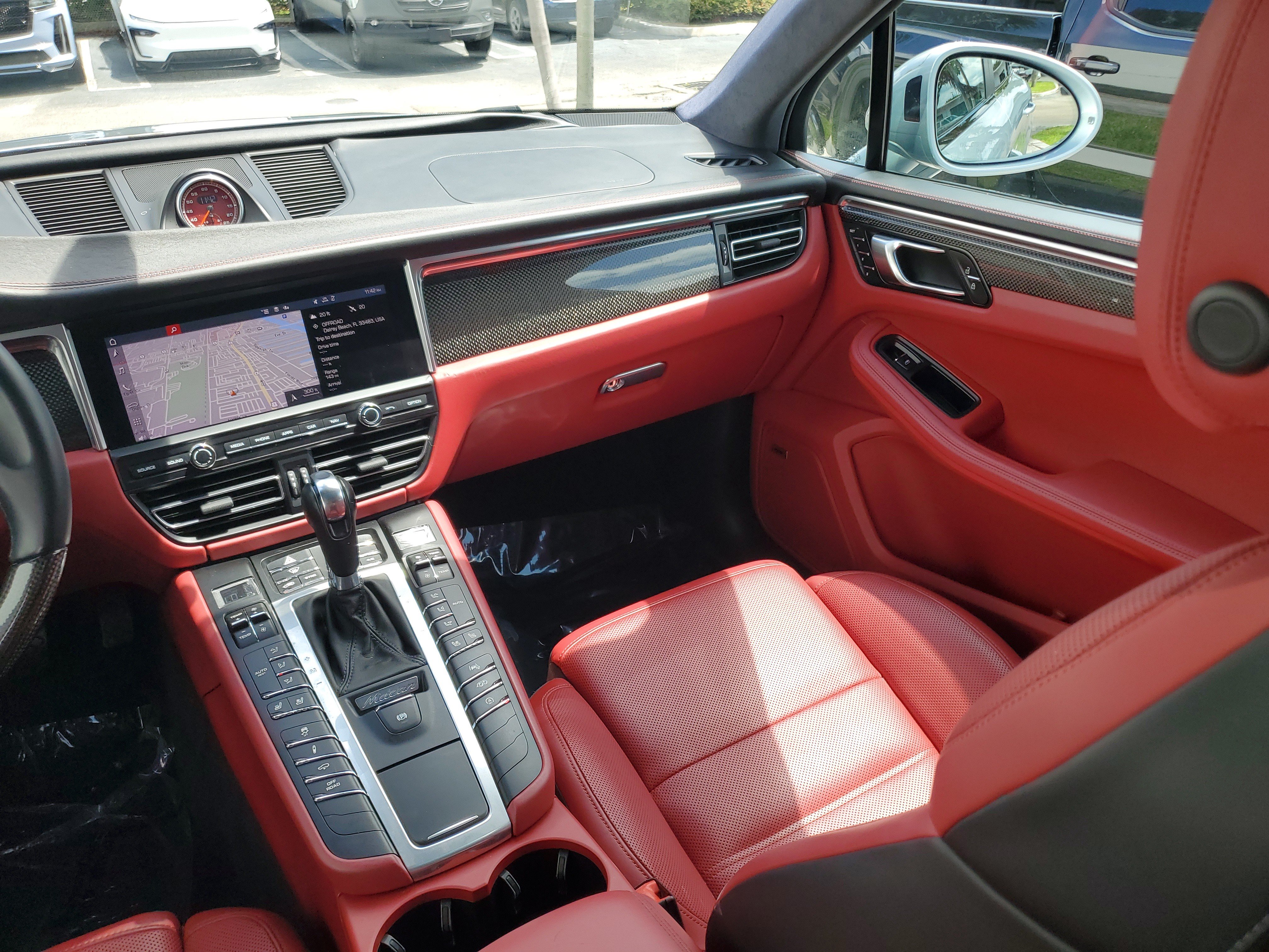 Used 2020 Porsche Macan Turbo AWD/4WD image 16