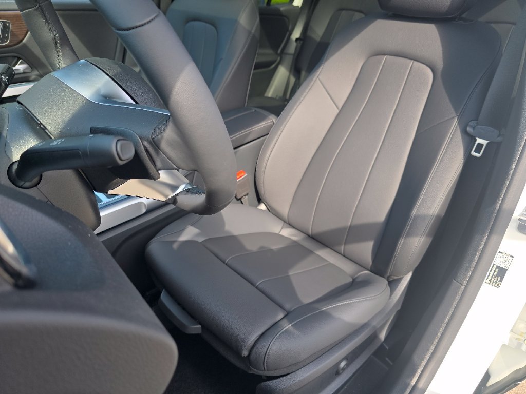 New 2026 Mercedes-Benz GLB 250 4MATIC image 23