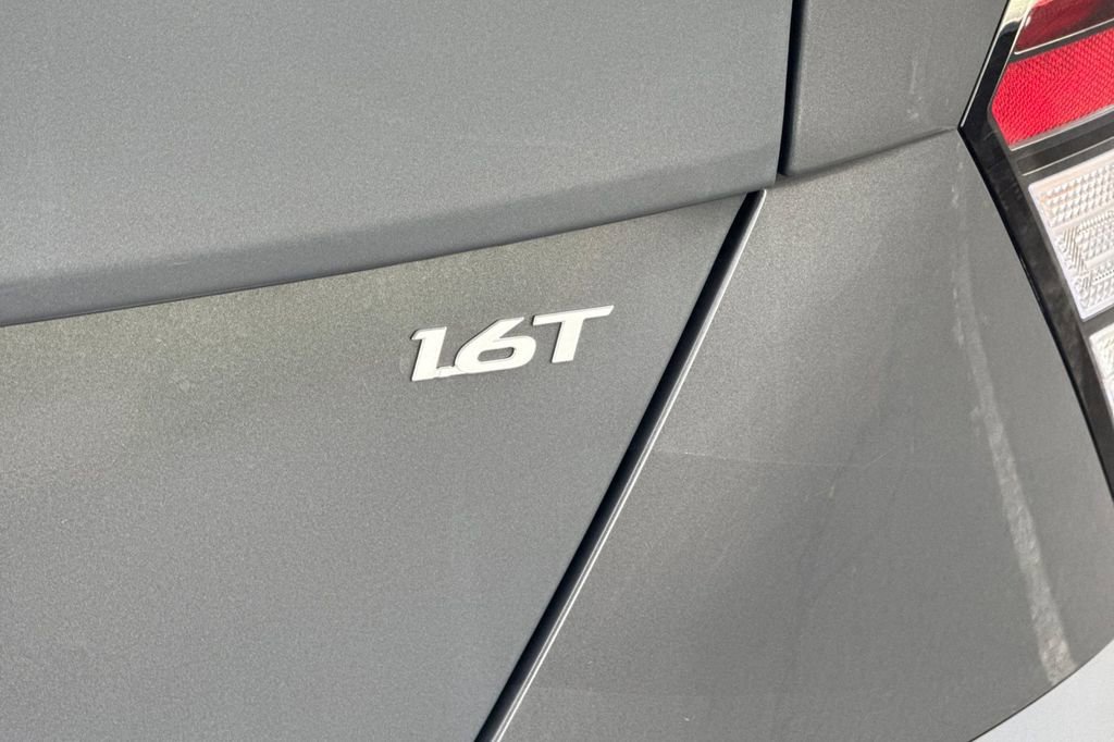 New 2026 Hyundai Kona SEL Premium image 23