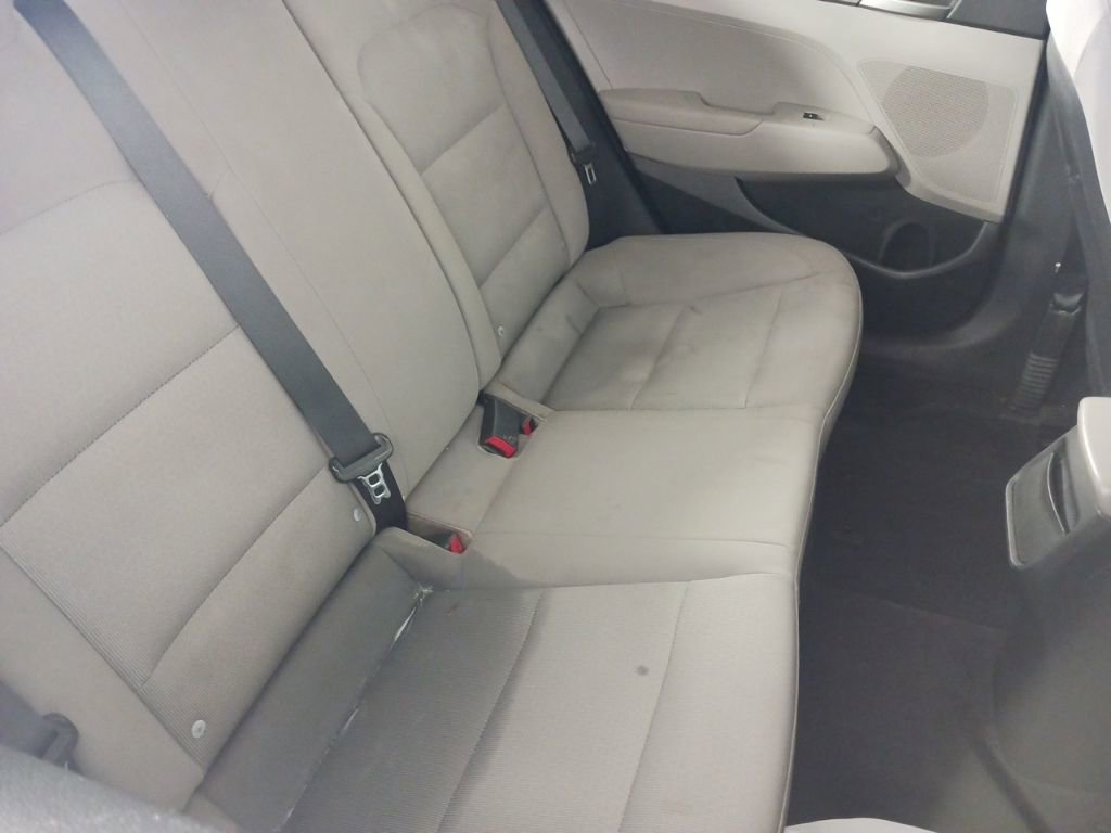 Used 2017 Hyundai Elantra SE FWD image 18