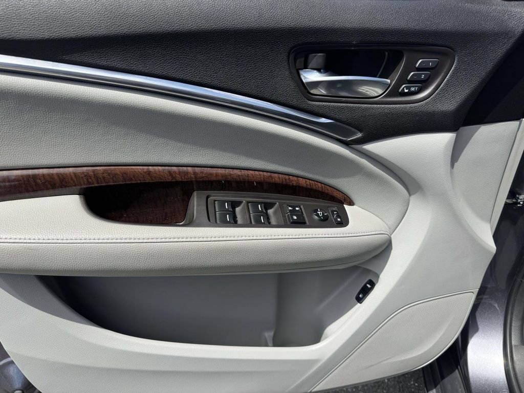 Used 2017 Acura MDX SH-AWD image 19