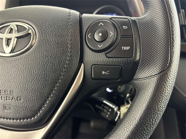 Used 2018 Toyota RAV4 LE image 18