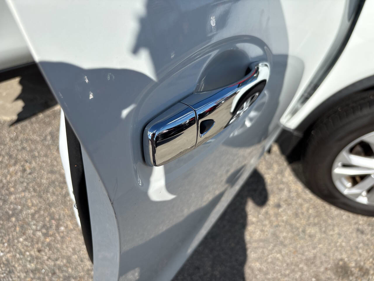Used 2018 Nissan Rogue SV image 22