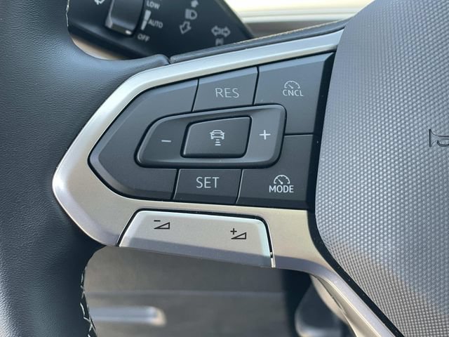 Certified 2026 Volkswagen Tiguan SE w/ Panoramic Sunroof Package FWD image 8