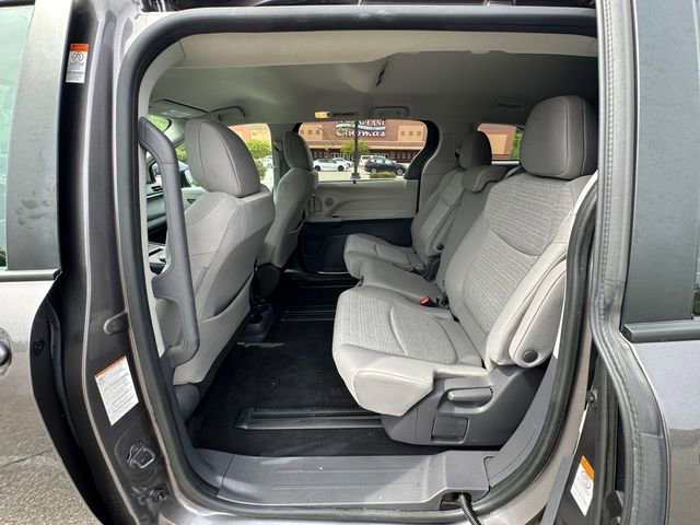 Used 2021 Toyota Sienna LE image 19