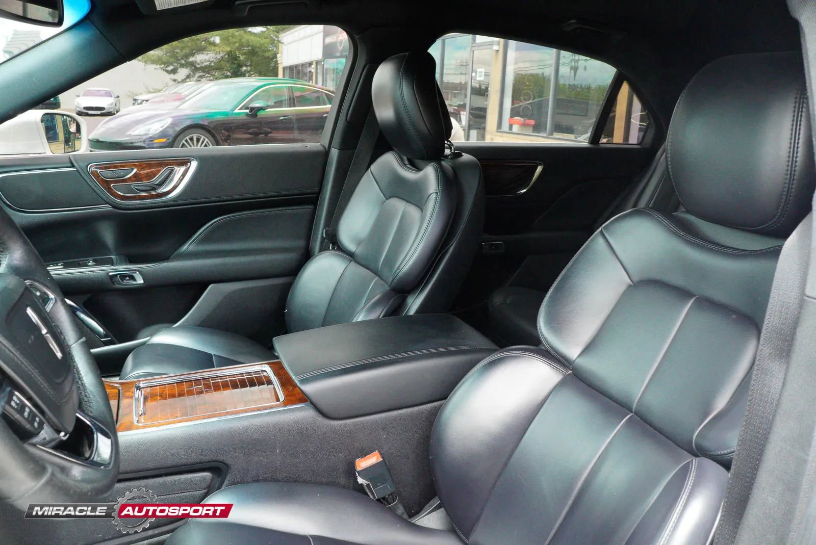 Used 2018 Lincoln Continental Premiere FWD image 19