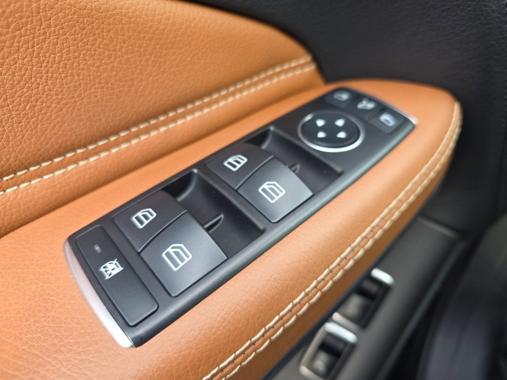 Used 2017 Mercedes-Benz GLS 550 4MATIC image 26