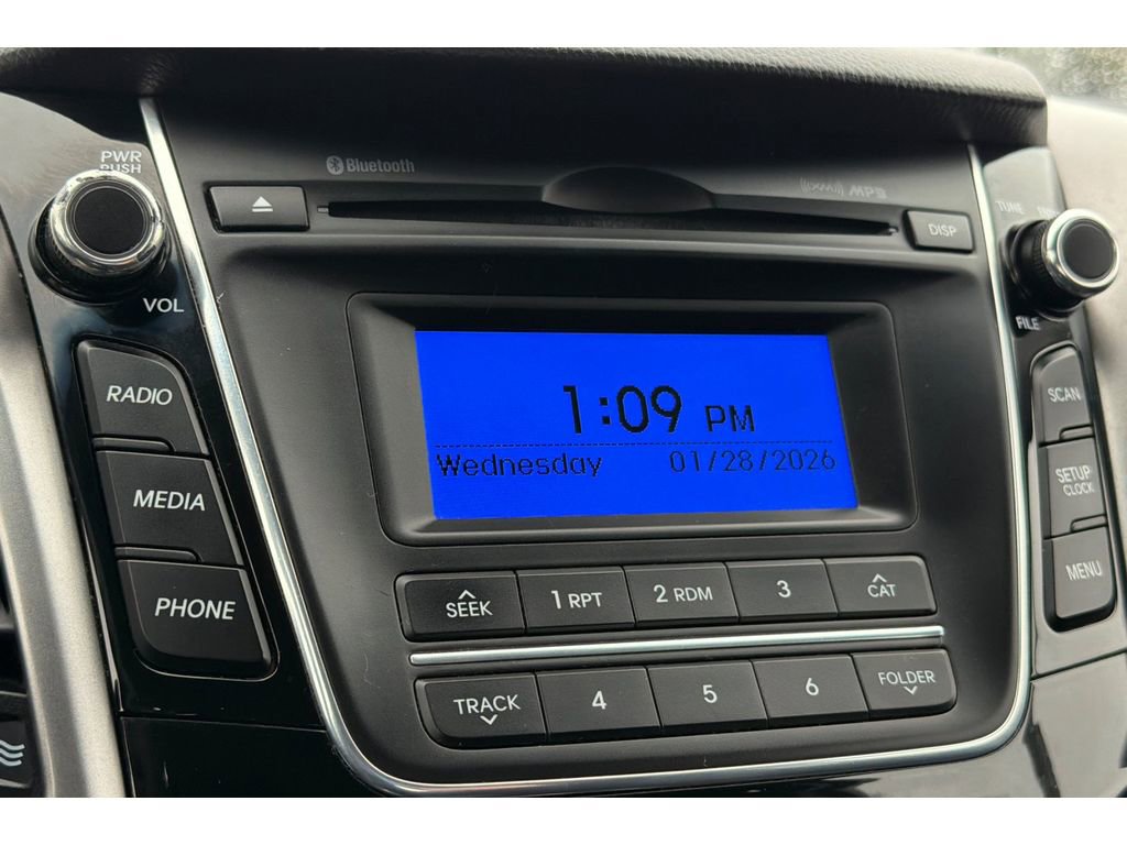 Used 2017 Hyundai Elantra GT image 19