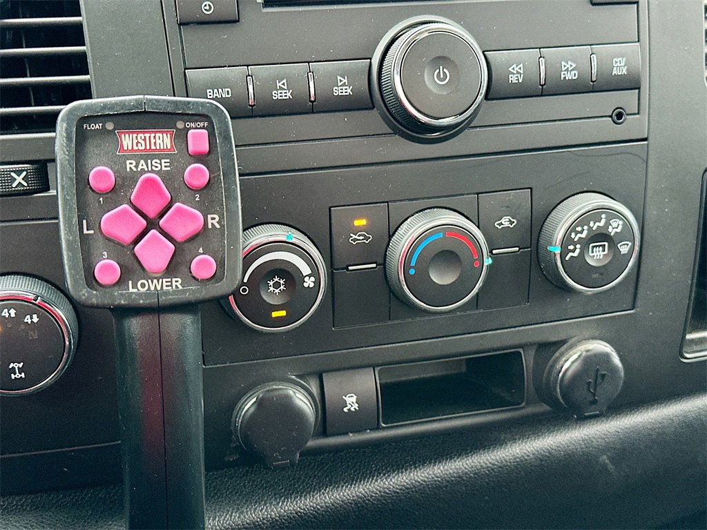 Used 2011 Chevrolet Silverado 1500 LT w/ Interior Plus Package image 13