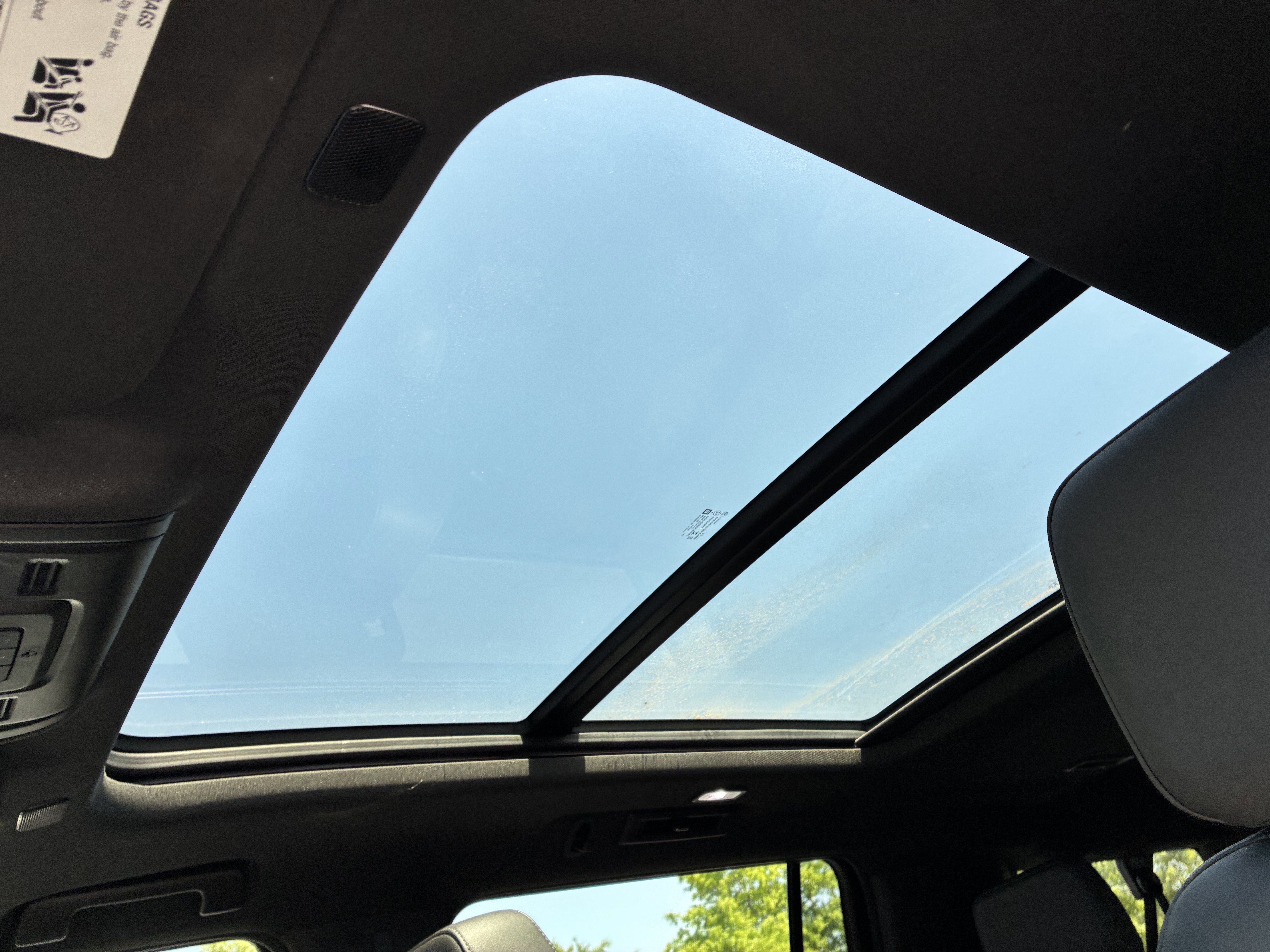 Used 2023 Chevrolet Suburban LT RWD image 27