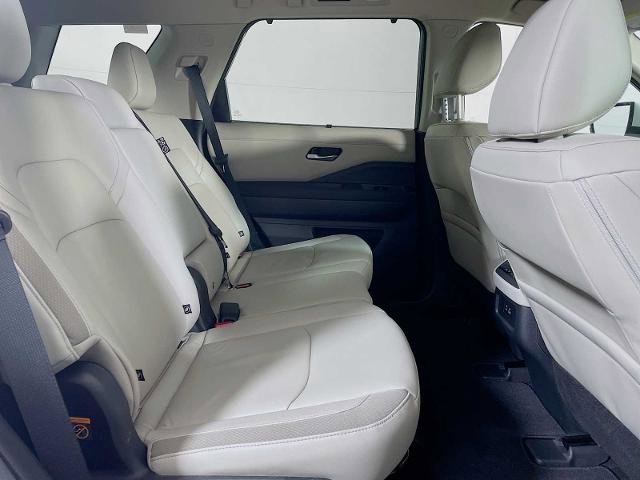 Certified 2025 Nissan Pathfinder SL AWD/4WD image 26