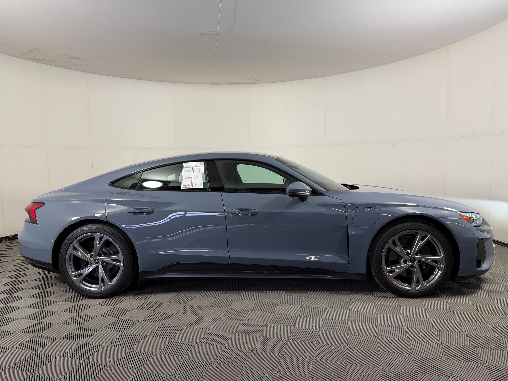 Used 2022 Audi e-tron GT Premium Plus AWD/4WD image 8