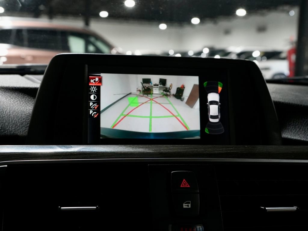 Used 2017 BMW 330i Sedan image 4