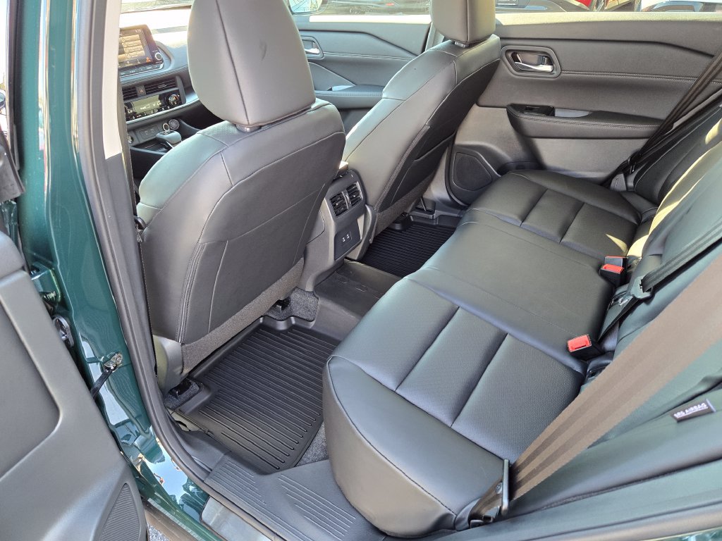 New 2027 Nissan Rogue Dark Armor FWD image 10