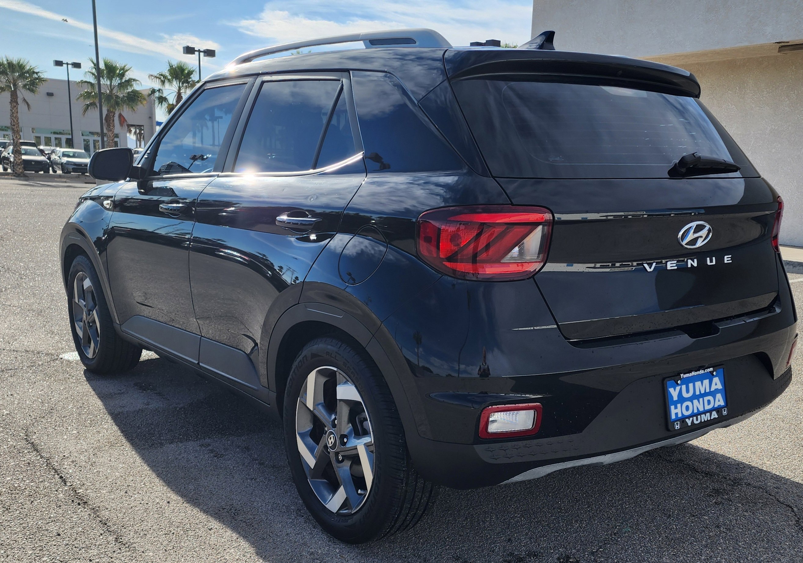 Used 2022 Hyundai Venue SEL w/ Cargo Package image 7