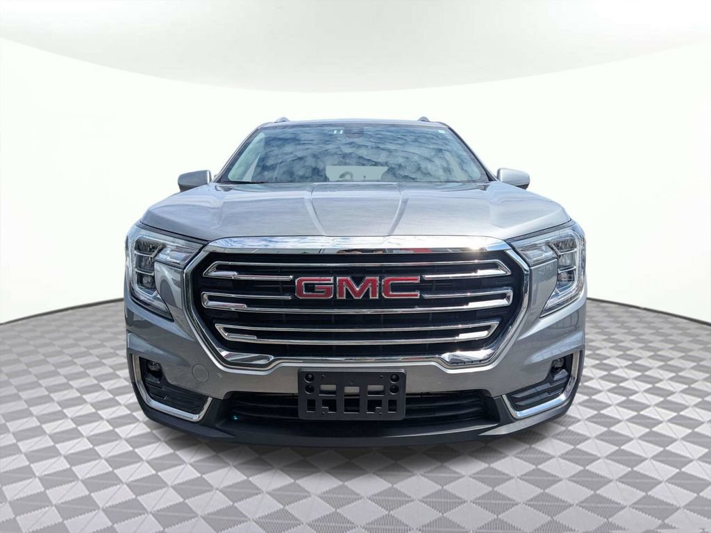 Used 2024 GMC Terrain SLT AWD/4WD image 8