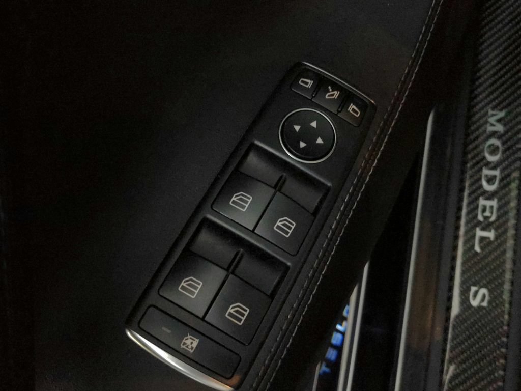 Used 2018 Tesla Model S 75D AWD/4WD image 25