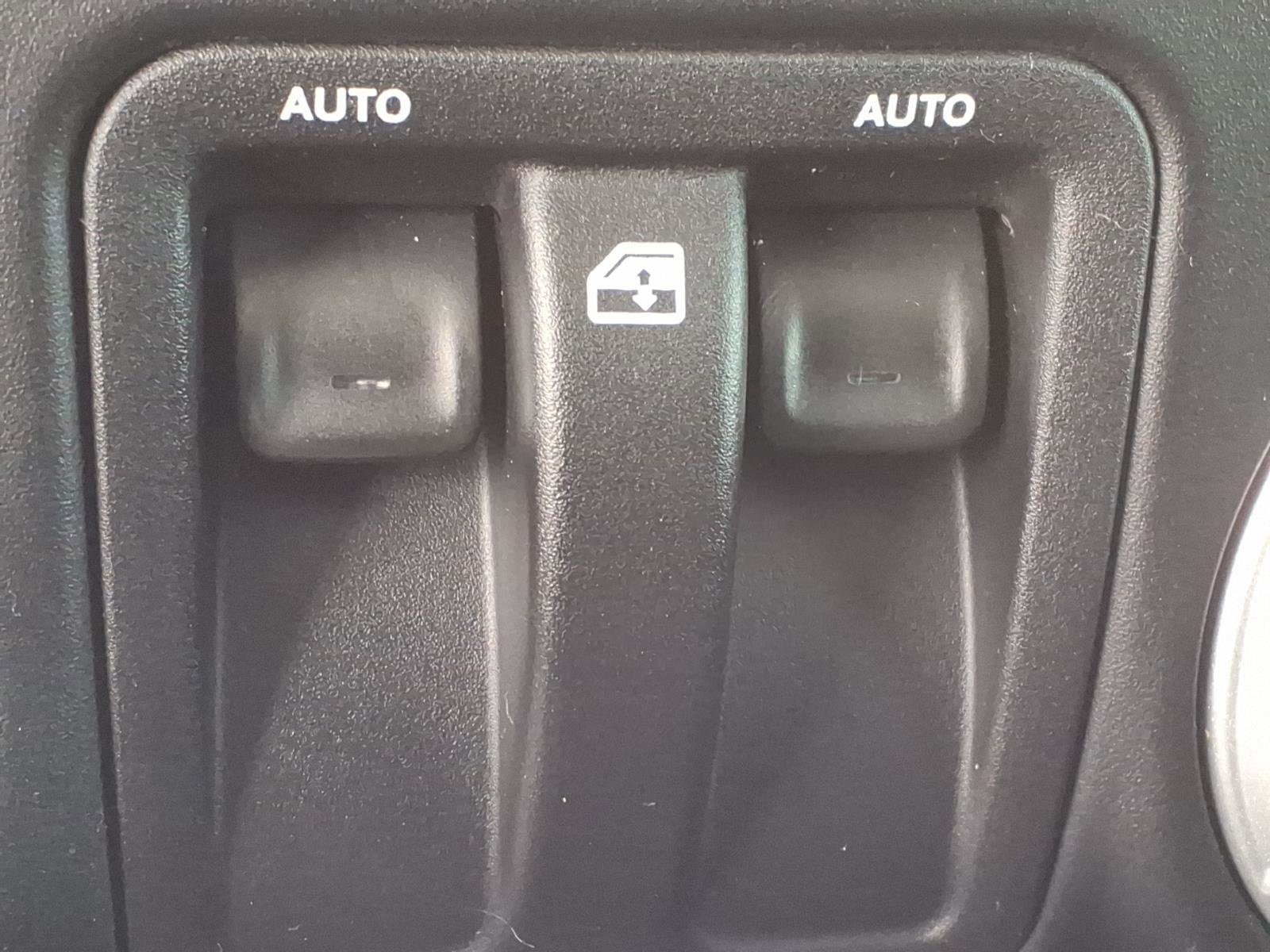 Used 2011 Jeep Wrangler Sahara w/ Dual Top Group AWD/4WD image 29