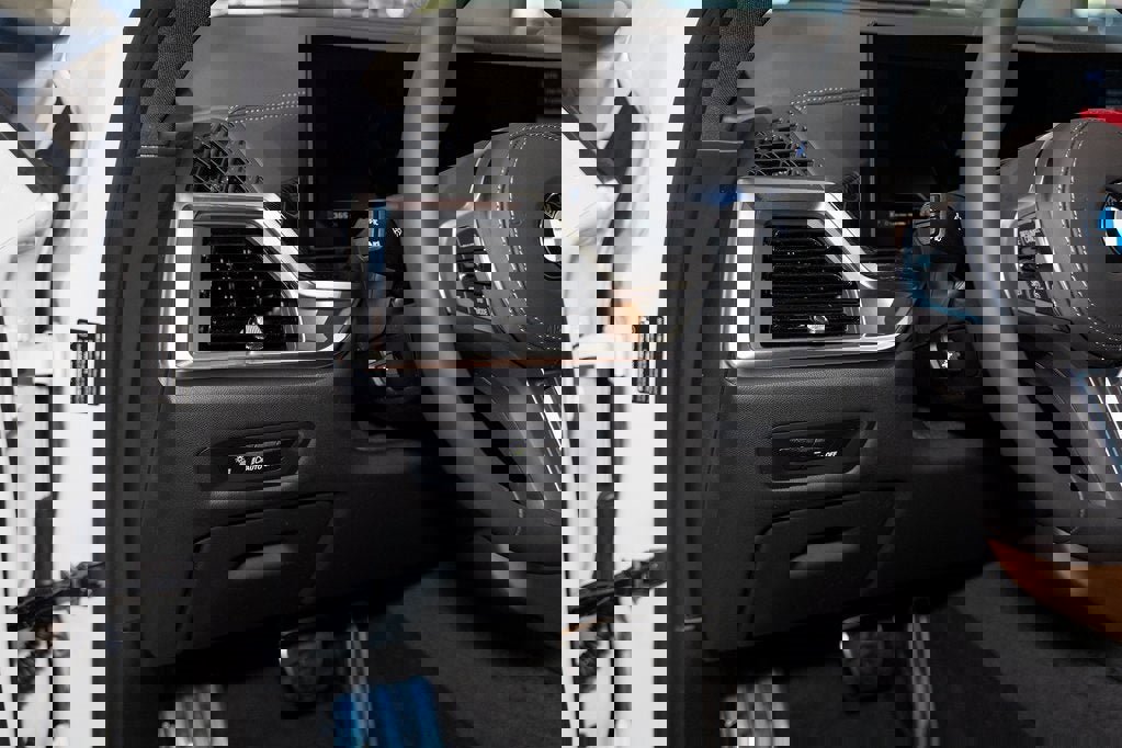 New 2026 BMW X6 M60i image 15