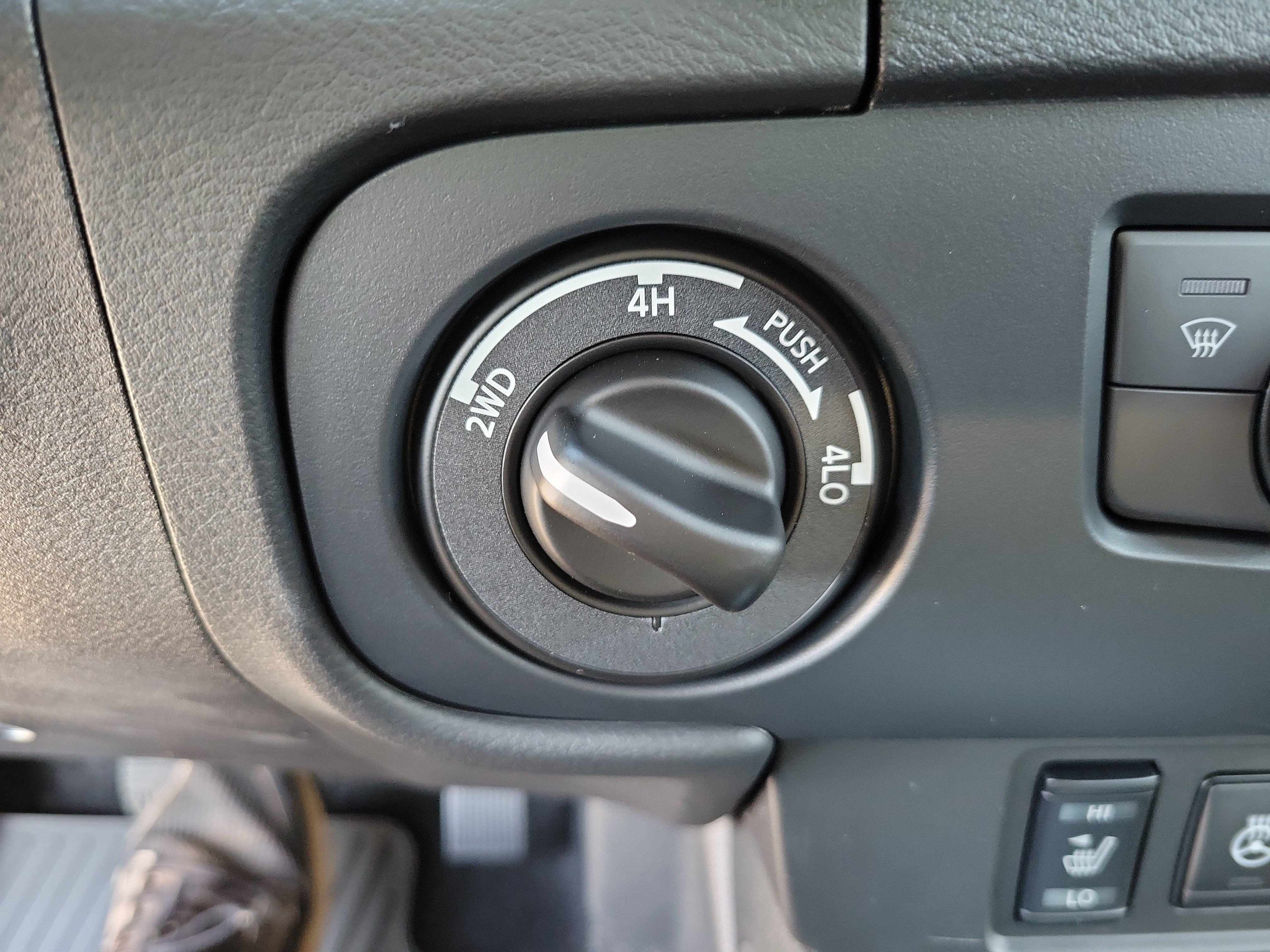 New 2026 Nissan Frontier SV w/ All-Weather Content Package AWD/4WD image 26