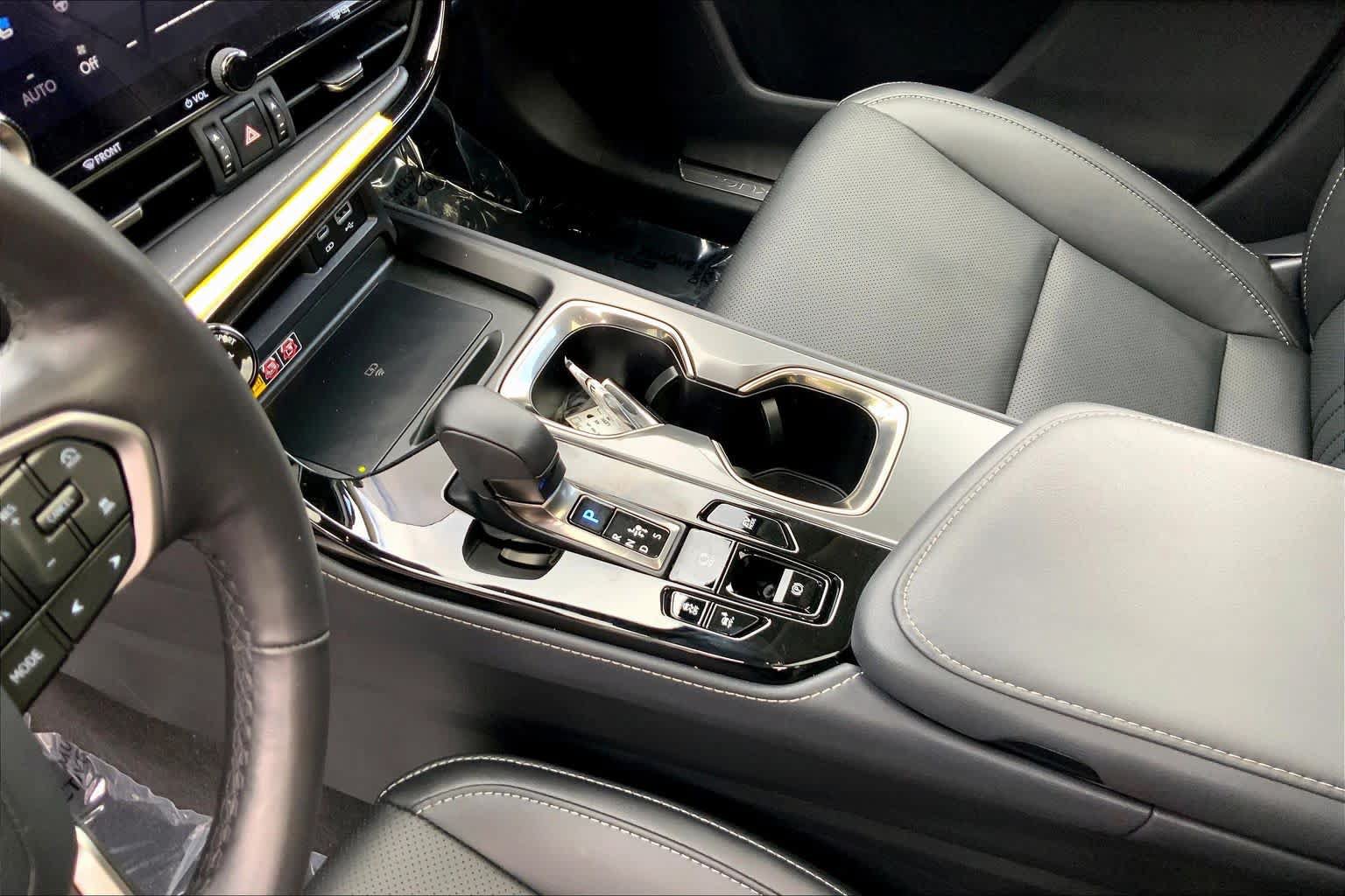 Certified 2026 Lexus NX 350h AWD w/ Accessory Package (Z1) image 17