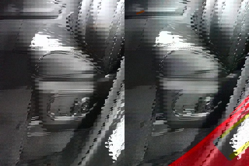 New 2025 Jeep Grand Cherokee L Limited w/ Luxury Tech Group II image 10