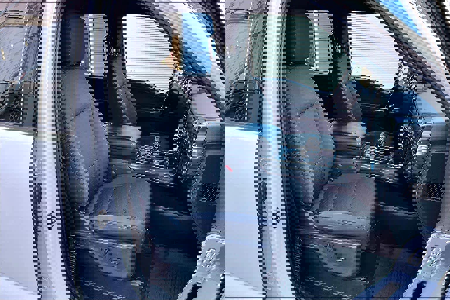 Used 2022 Ford F150 XLT w/ Equipment Group 302A High image 9