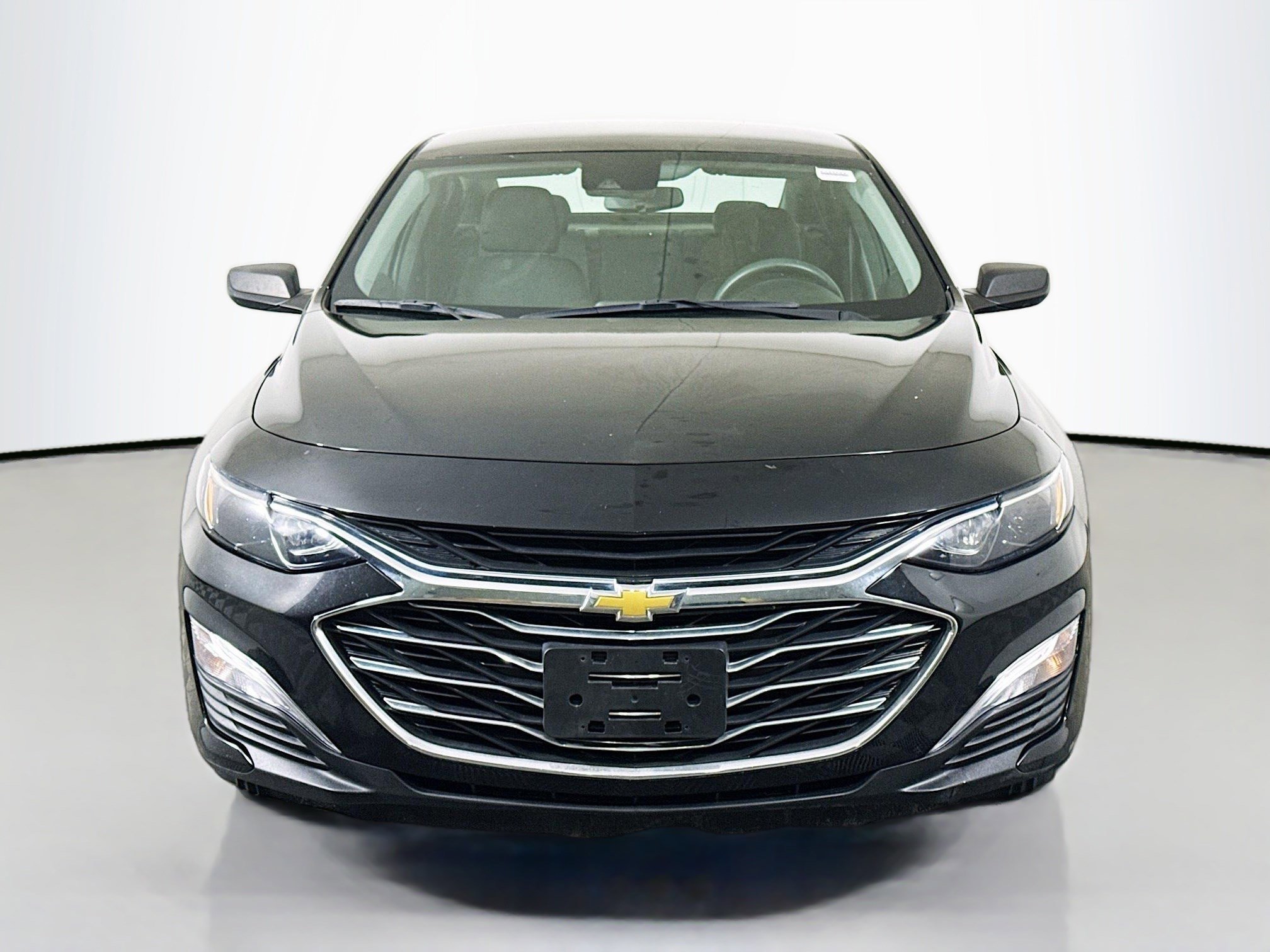 Used 2023 Chevrolet Malibu LS FWD image 2
