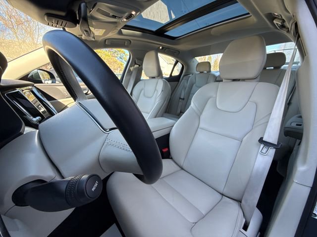 Used 2020 Volvo S60 T6 Momentum w/ Protection Package Premier image 24